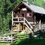 Haus Bergblick 아파트